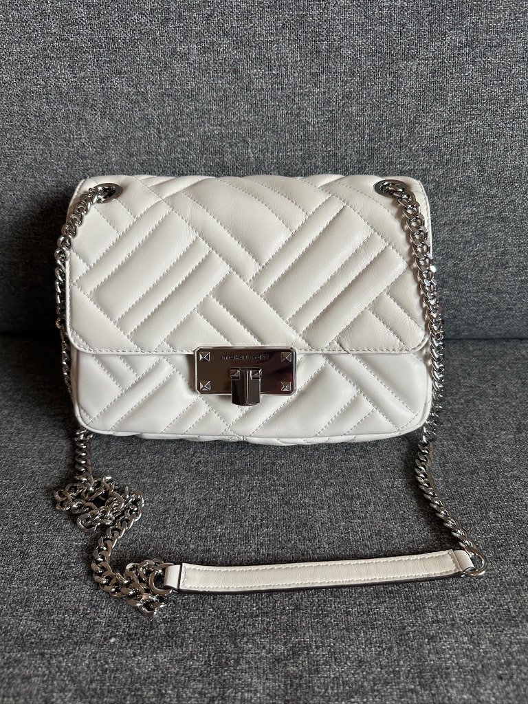 Nwt! Mk Michael Kors Peyton Medium Quilted Shoulder Flap In White/Silver Leather
